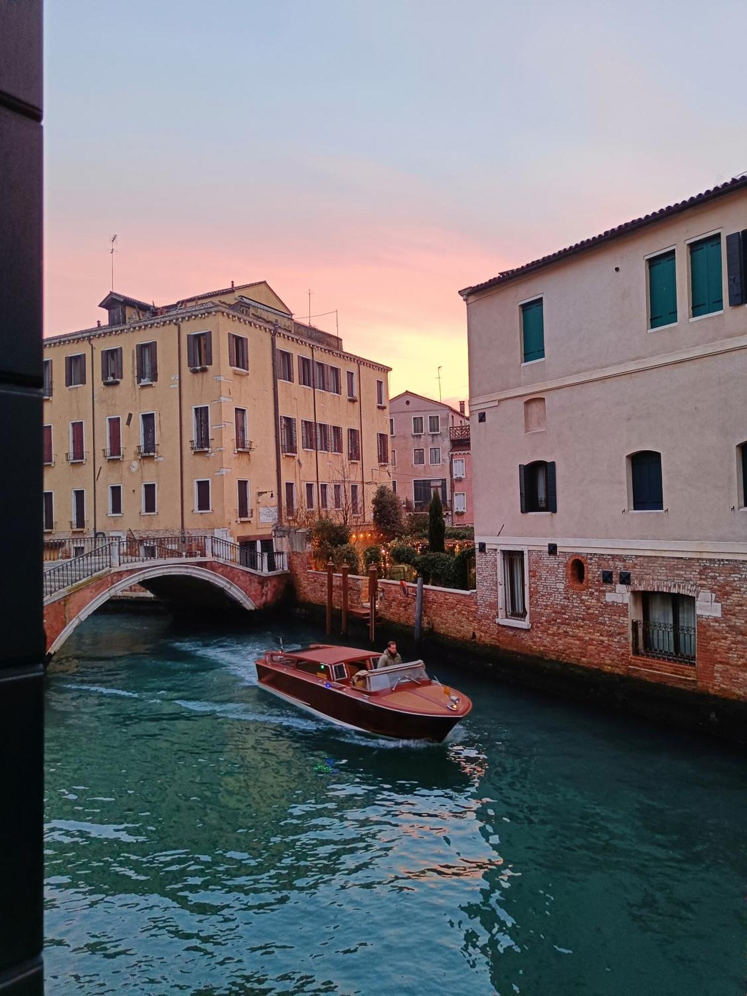 Ca' Dino Venice - Canal View Veneza Exterior foto