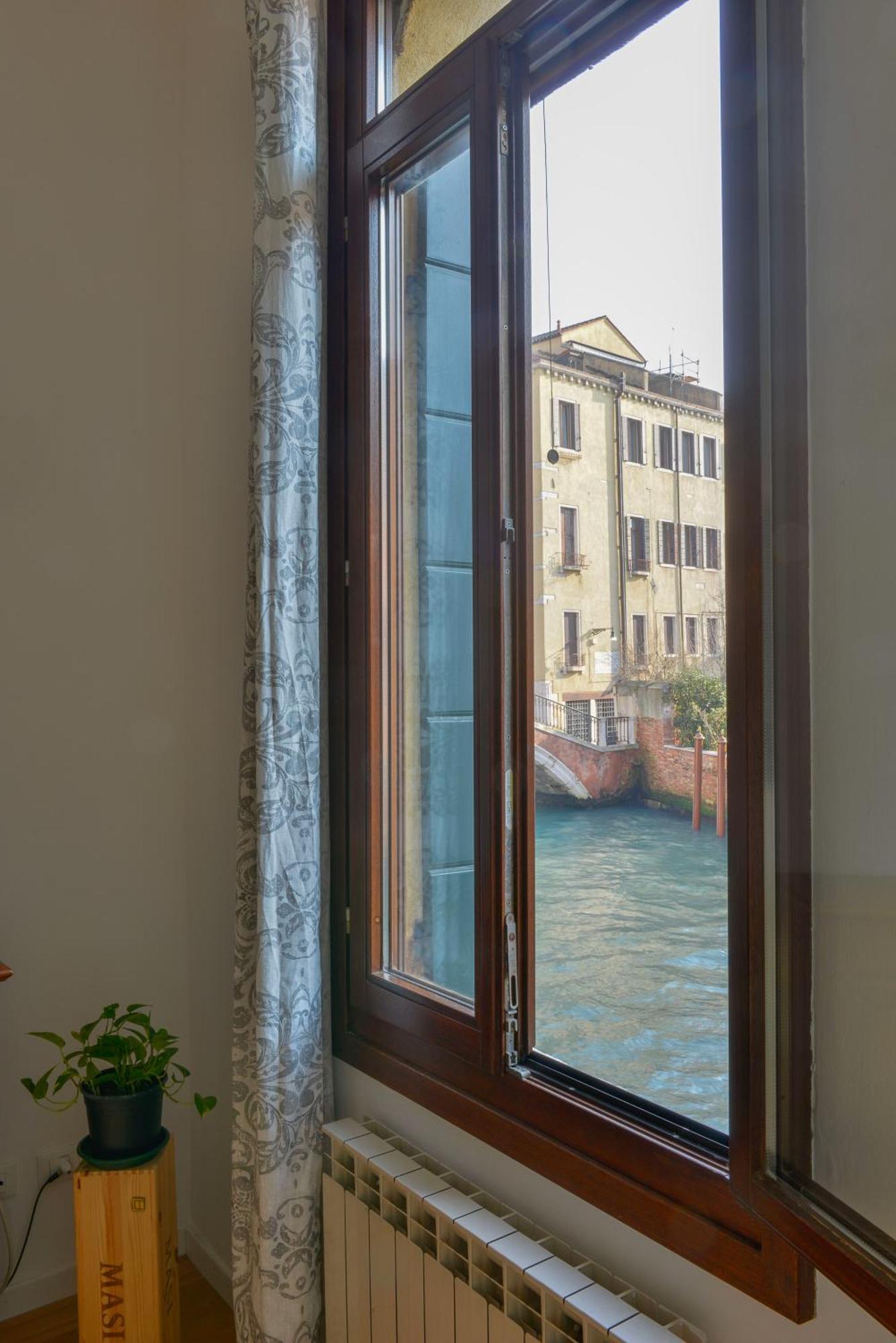 Ca' Dino Venice - Canal View Veneza Exterior foto